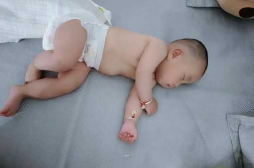 试管代怀生子合法吗几个月宝宝会抬头